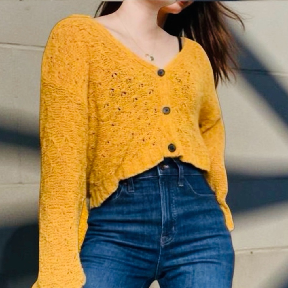 American Eagle Outfitters Knitted Goldenrod Cardigan Sweater Size S